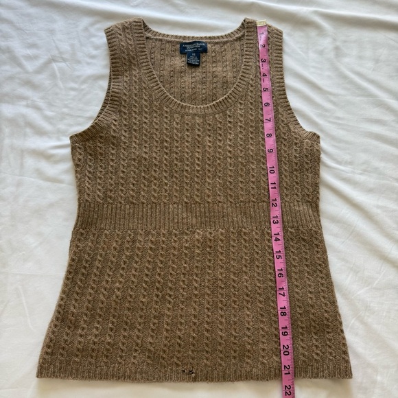 American Eagle Outfitters 100% Lambswool Cable Knit Sleeveless Tank Top Sweater - Picture 6 of 6